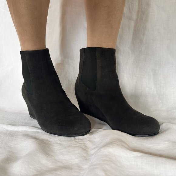 Stuart Weitzman Gray Suede Wedge Heel Ankle Boot Size 6 - Picture 4 of 14